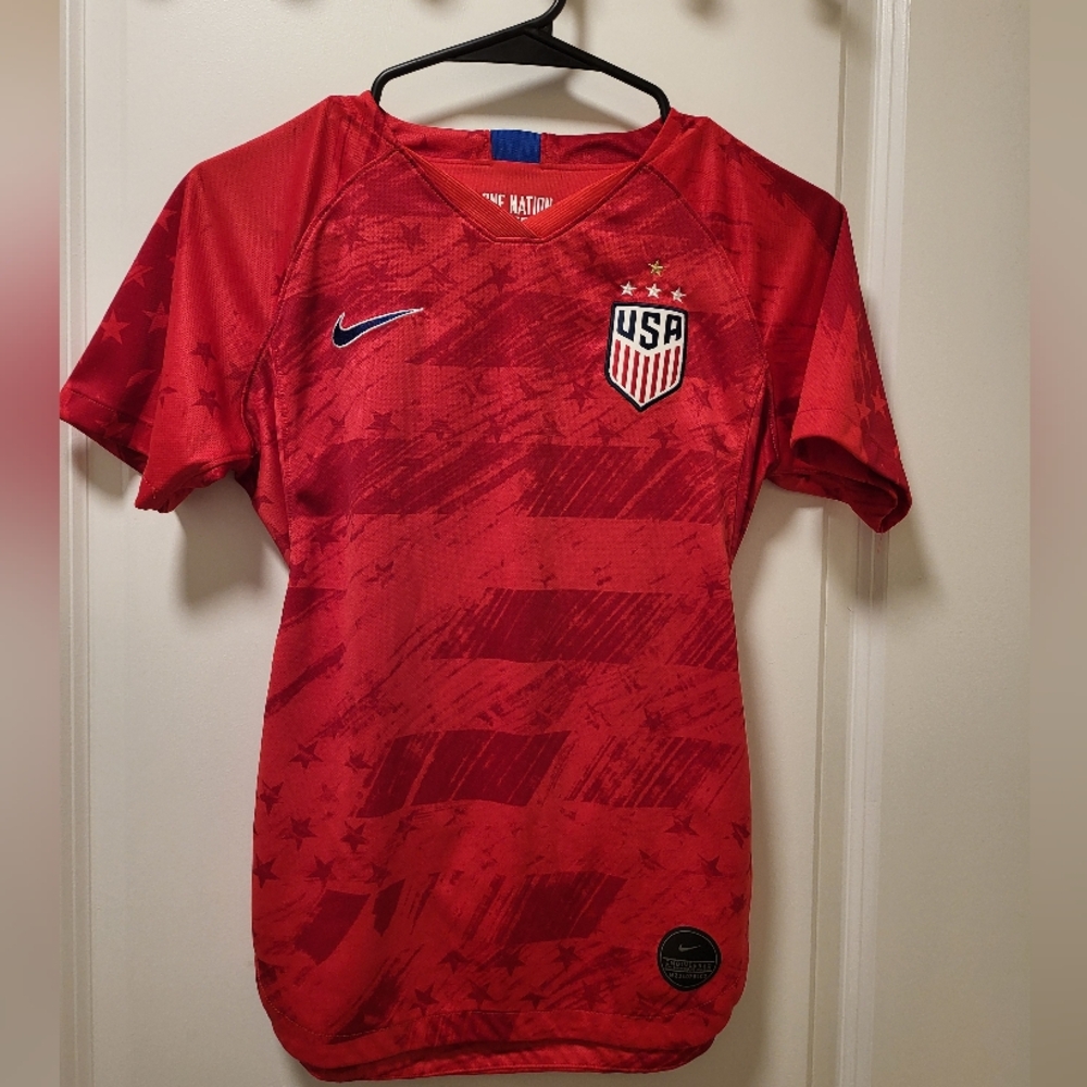 Authentic Nike Womens Red USA Soccer Jersey